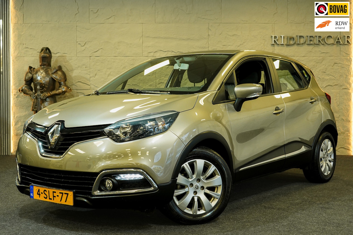 Renault Captur - 1.2 TCe Expression|AUTOMAAT|NAP|NAVI|CAMERA|CRUISE|VELGEN|BLUETOOTH - AutoWereld.nl