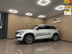 Skoda Kodiaq - 1.5 TSI Sportline Business * Automaat / Panoramadak / Afn. Trekhaak / Carplay / NL Auto