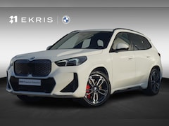BMW iX1 - eDrive20 M Sportpakket Pro | Trekhaak | Panoramadak | Head-Up Display | Harman Kardon