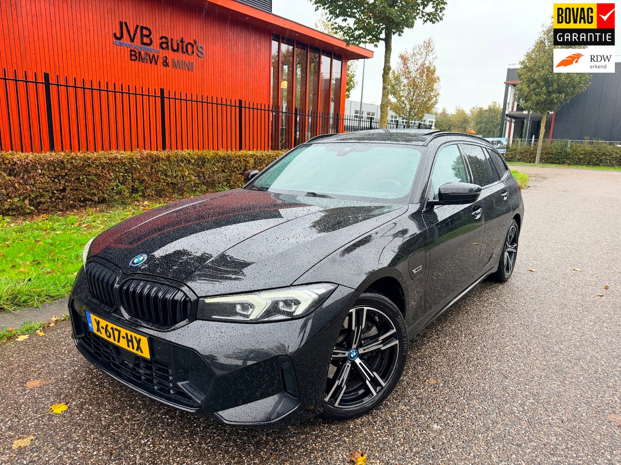 BMW 3-serie Touring - 330e xDrive M-Sport, trekhaak, Panorama, ACC - AutoWereld.nl