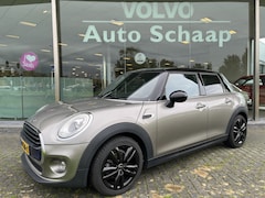 MINI 5-Deurs - 1.5 Cooper Serious Business | Rijklaar incl garantie | Keyless entry Parkeersensoren Sport