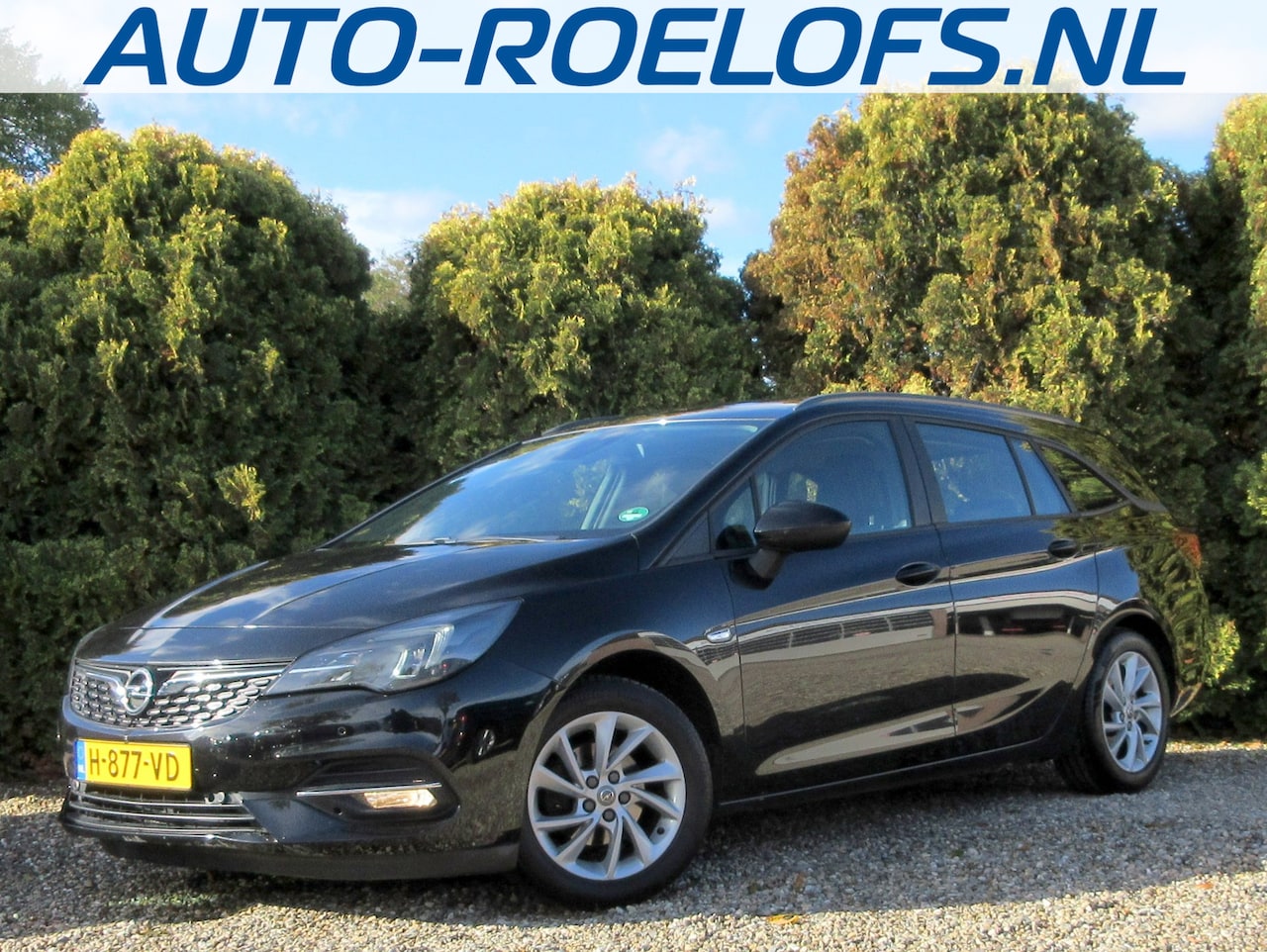 Opel Astra Sports Tourer - 1.2 Edition * Navi * Camera * Trekhaak * - AutoWereld.nl