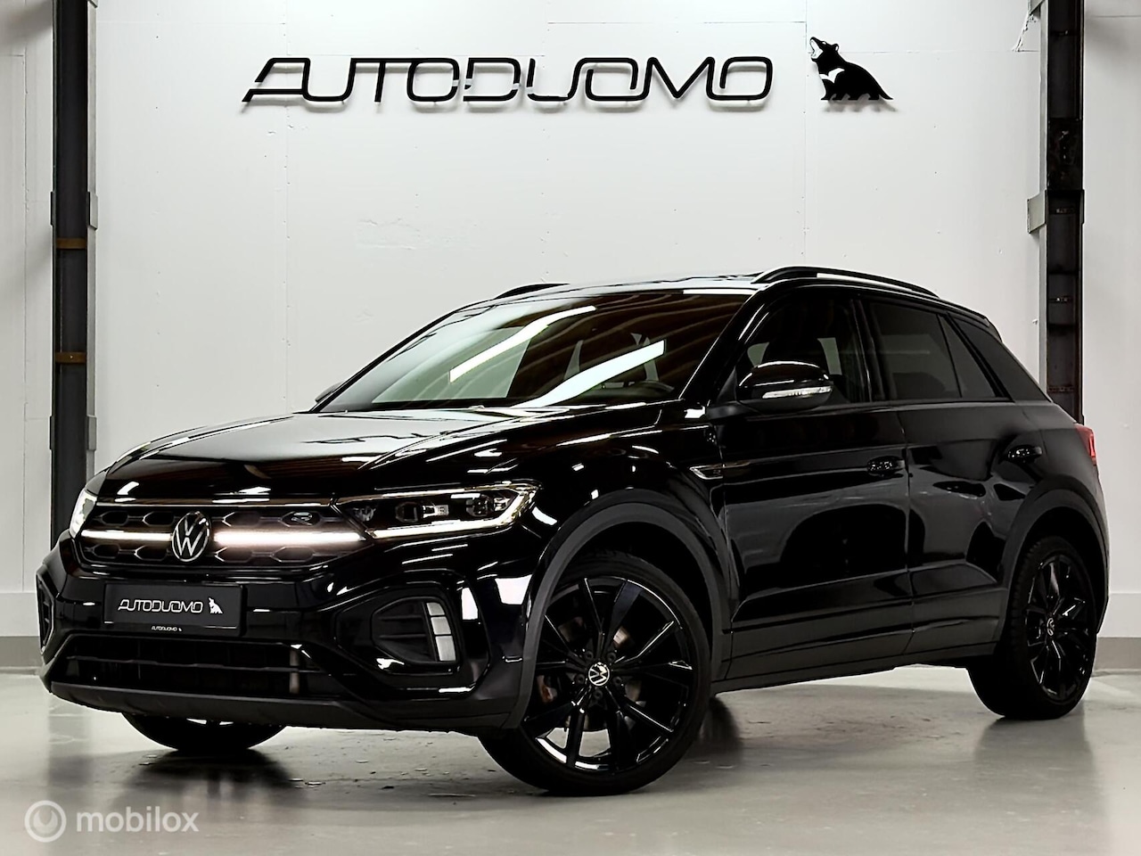 Volkswagen T-Roc - 1.5 TSI R-Line | Pano | IQ Matrix | Black Style | 19" | Camera | Sfeer | Travel Assist | A - AutoWereld.nl