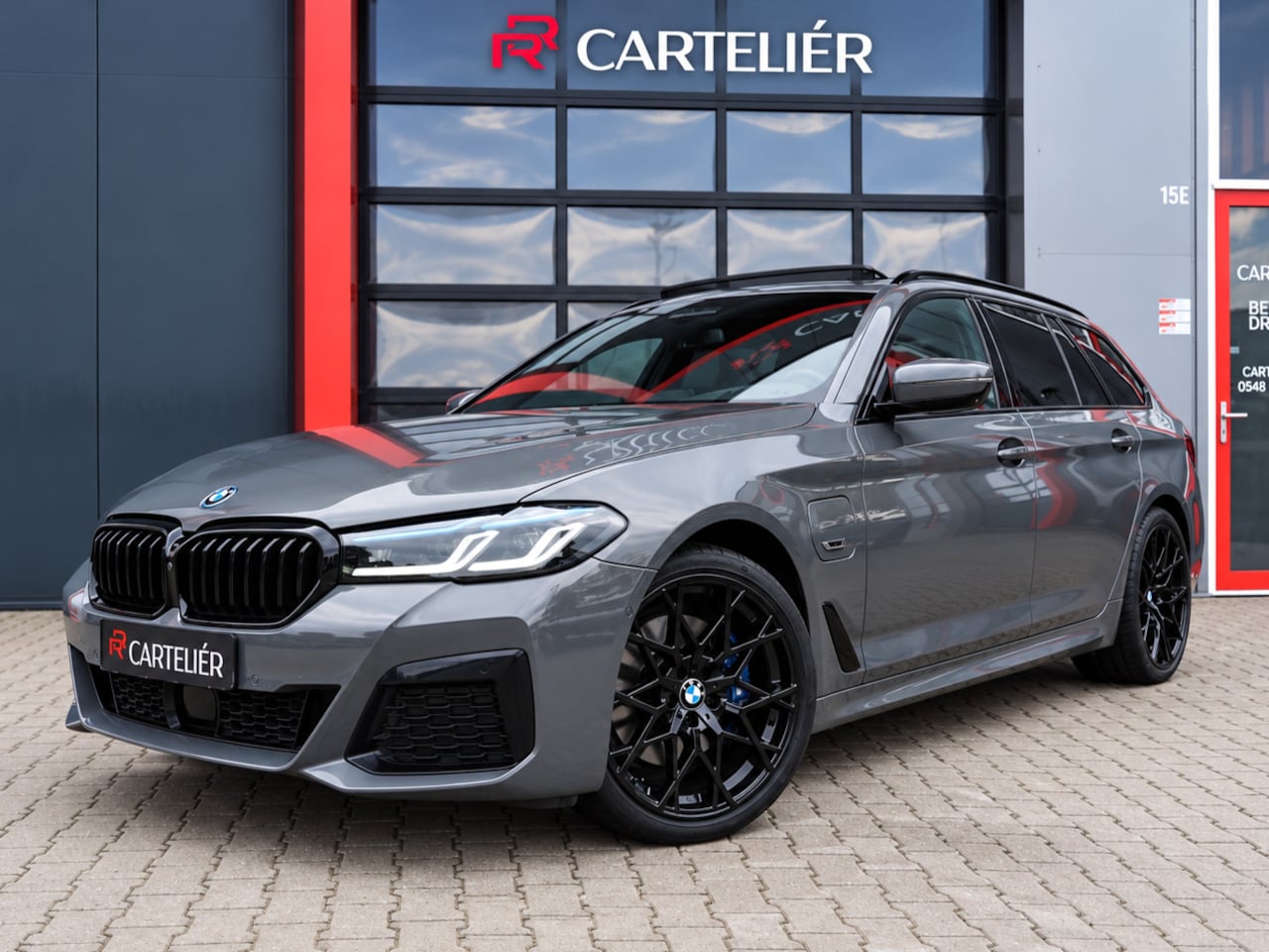 BMW 5-serie Touring - 530e M-Sport | 530e M-Sport | Laser | Pano | ACC | M5 Stoelen | H&K | 360 Cam | Stuurwielv - AutoWereld.nl