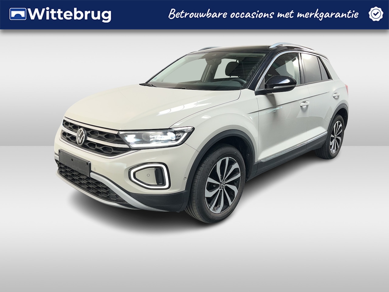 Volkswagen T-Roc - 1.0 TSI Style / PARK. SENSOREN/ IQ. LIGHT/ BLACK STYLE/ LANE ASSIST/ DIGITAL DASHBOARD/ ST - AutoWereld.nl