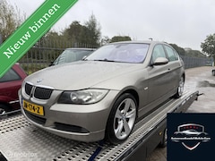 BMW 3-serie - 320i Executive Automaat MOTOR KAPOT