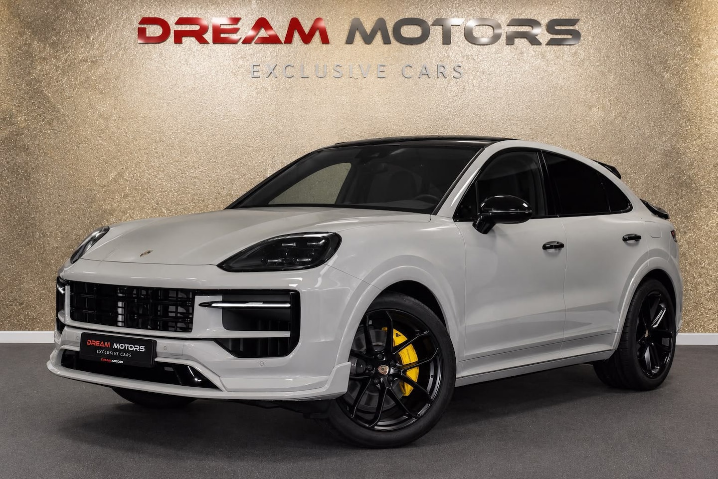 Porsche Cayenne Coupé - 3.0 E-Hybrid TURBO GT 470pk | BIJRIJDERSDISPLAY | SPORTUITLAAT | PANODAK - AutoWereld.nl