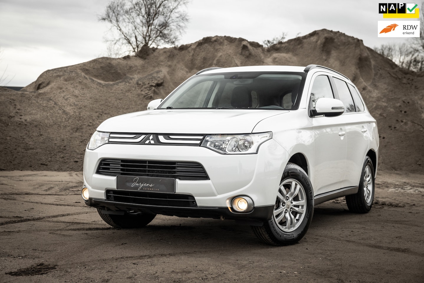 Mitsubishi Outlander - 2.0 Intense (150pk) Orig NL | NAVI | CRUISE | AUT AIRCO | PARELMOER | - AutoWereld.nl