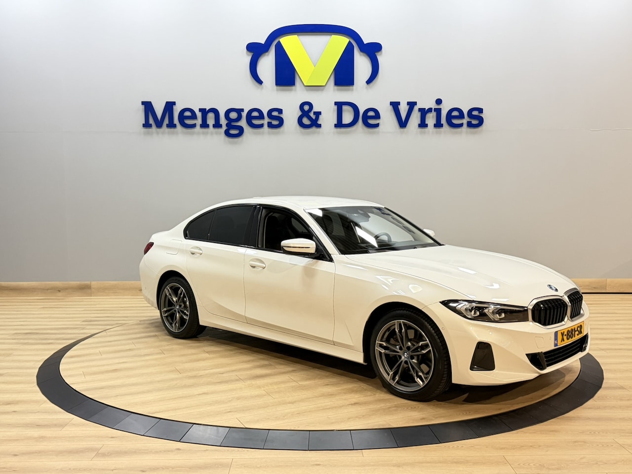 BMW 3-serie - 320e Incl garantie! | Airco ECC | Mokka Leer | Camera | Sportstoelen | Apple Carplay Andro - AutoWereld.nl