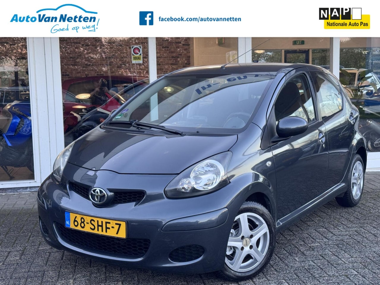 Toyota Aygo - 1.0-12V AUTOMAAT,Airco,Dynamic Navigator,Lmv,Afn.trekhaak! - AutoWereld.nl