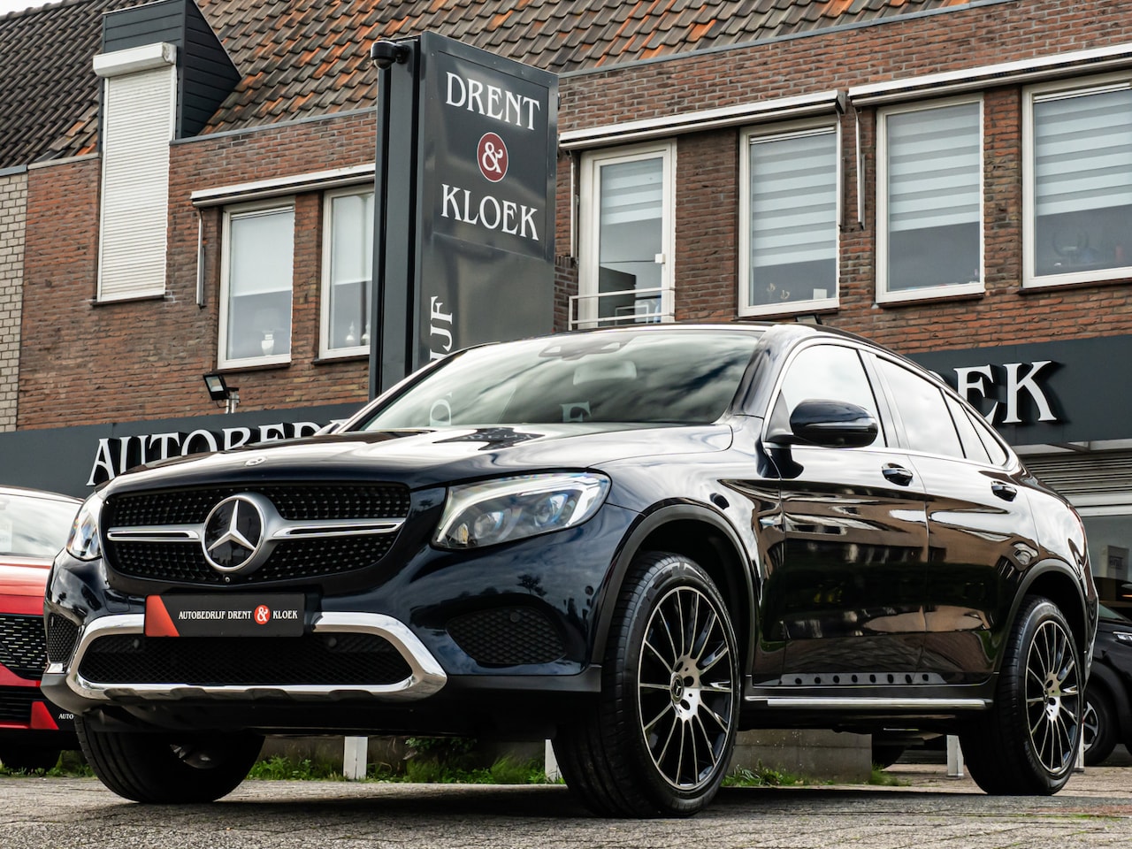 Mercedes-Benz GLC-klasse Coupé - 350e 4MATIC Premium Plus 360 CAMERA LEDER 20 INCH TREEPLANKEN ACC MEMORY STOELEN - AutoWereld.nl