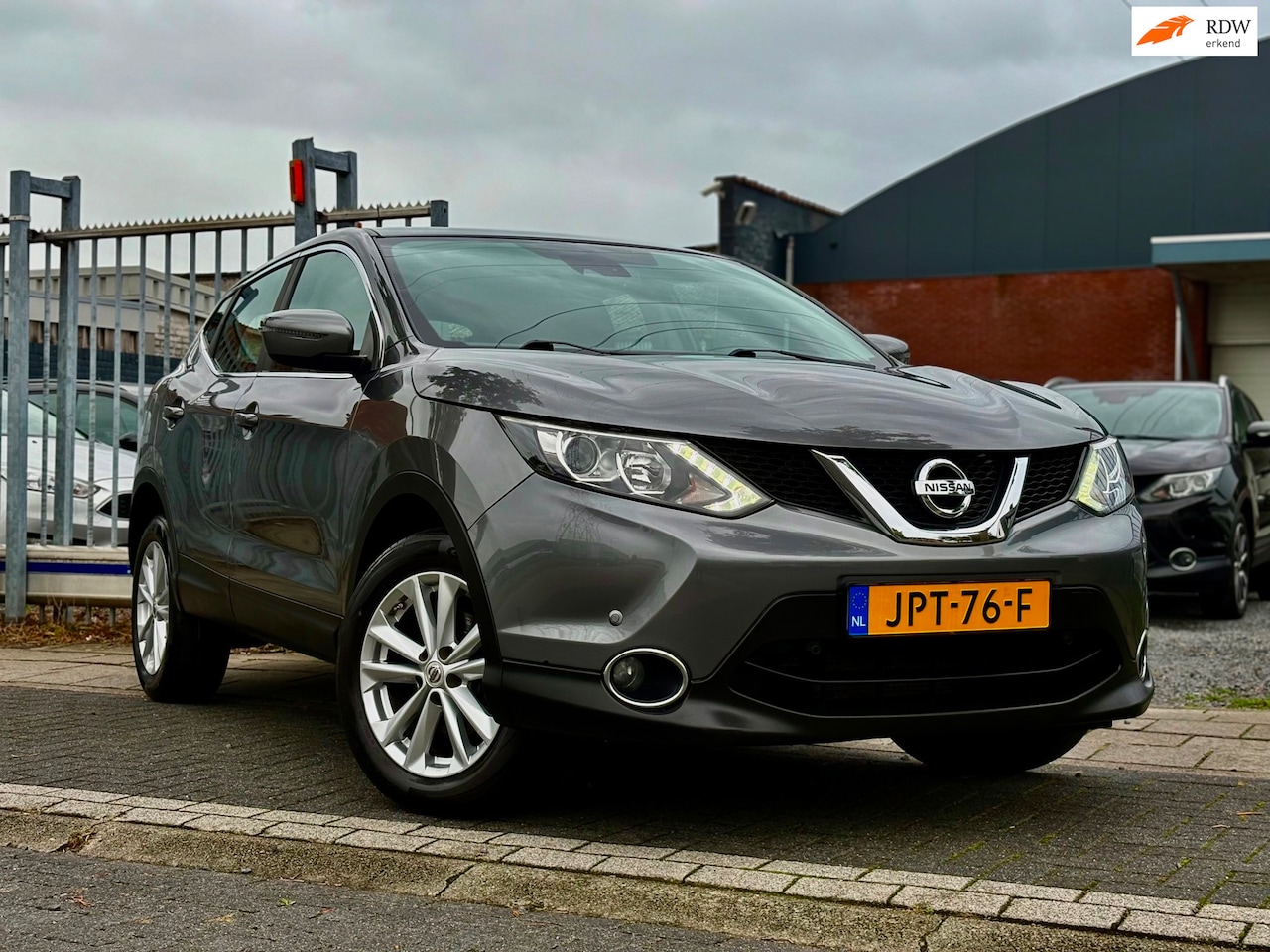 Nissan Qashqai - 1.2 Acenta | NWE D-Ketting | Trekhaak | A.Camera | Stoelverwarming | - AutoWereld.nl