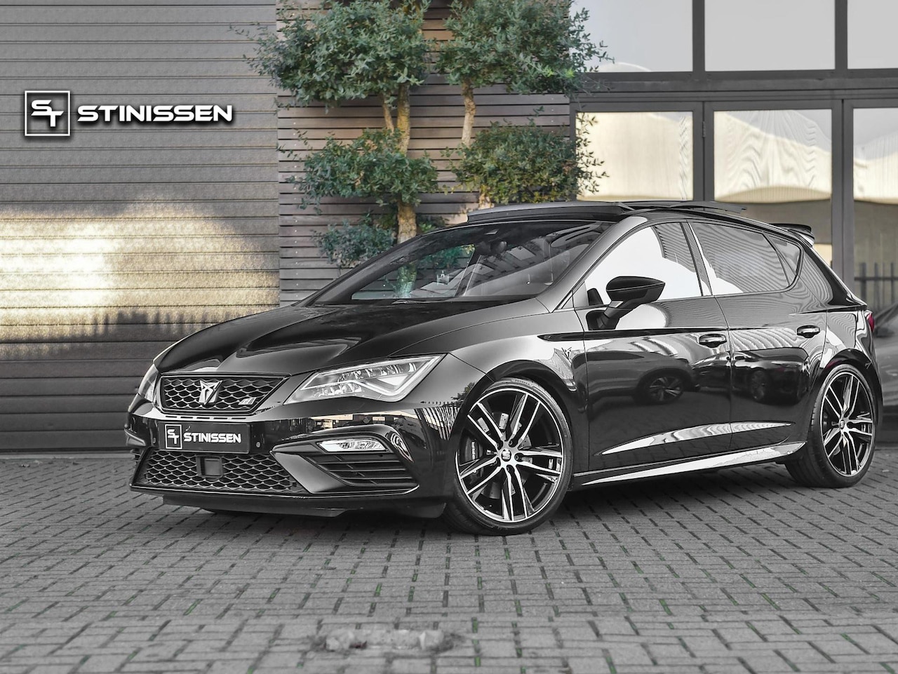 SEAT Leon - 2.0 TSI CUPRA 300 Panoramadak ACC Alcantara Camera 19 inch vegen - AutoWereld.nl