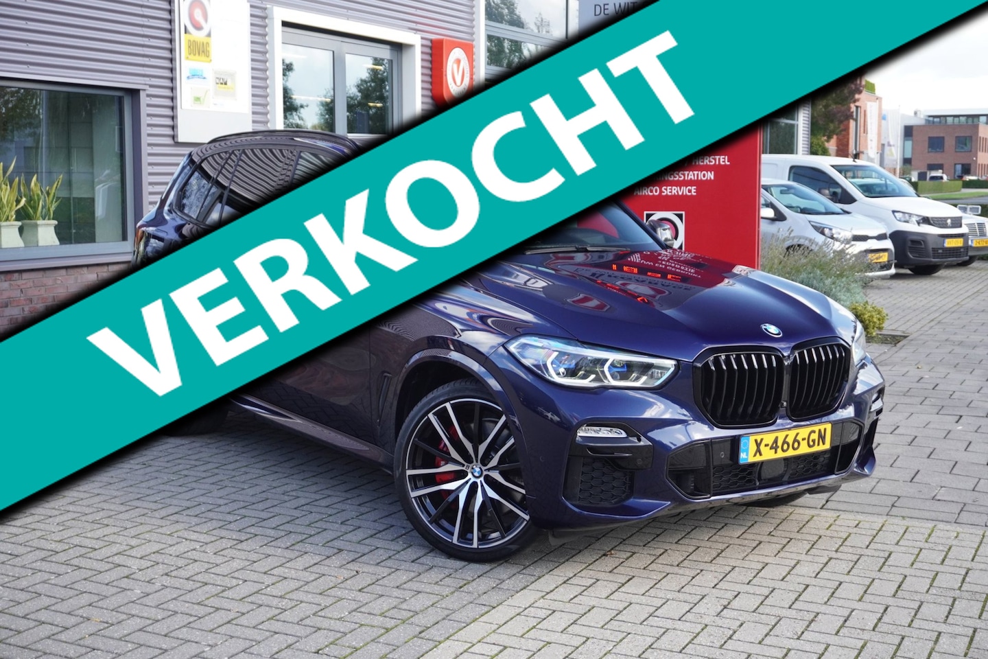 BMW X5 - XDrive45e High Executive / M Sport / Pano/ Sky lounge / Massage / Trekhaak / HUD / Bowers - AutoWereld.nl