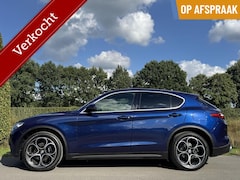 Alfa Romeo Stelvio - 2.0t Q4 Veloce, pano, Harman Kardon, 20"
