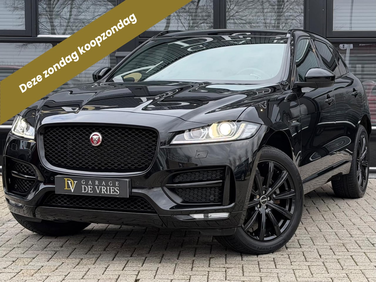 Jaguar F-Pace - 2.0 R-Sport AWD Black Edition Meridian Camera Garantie - AutoWereld.nl
