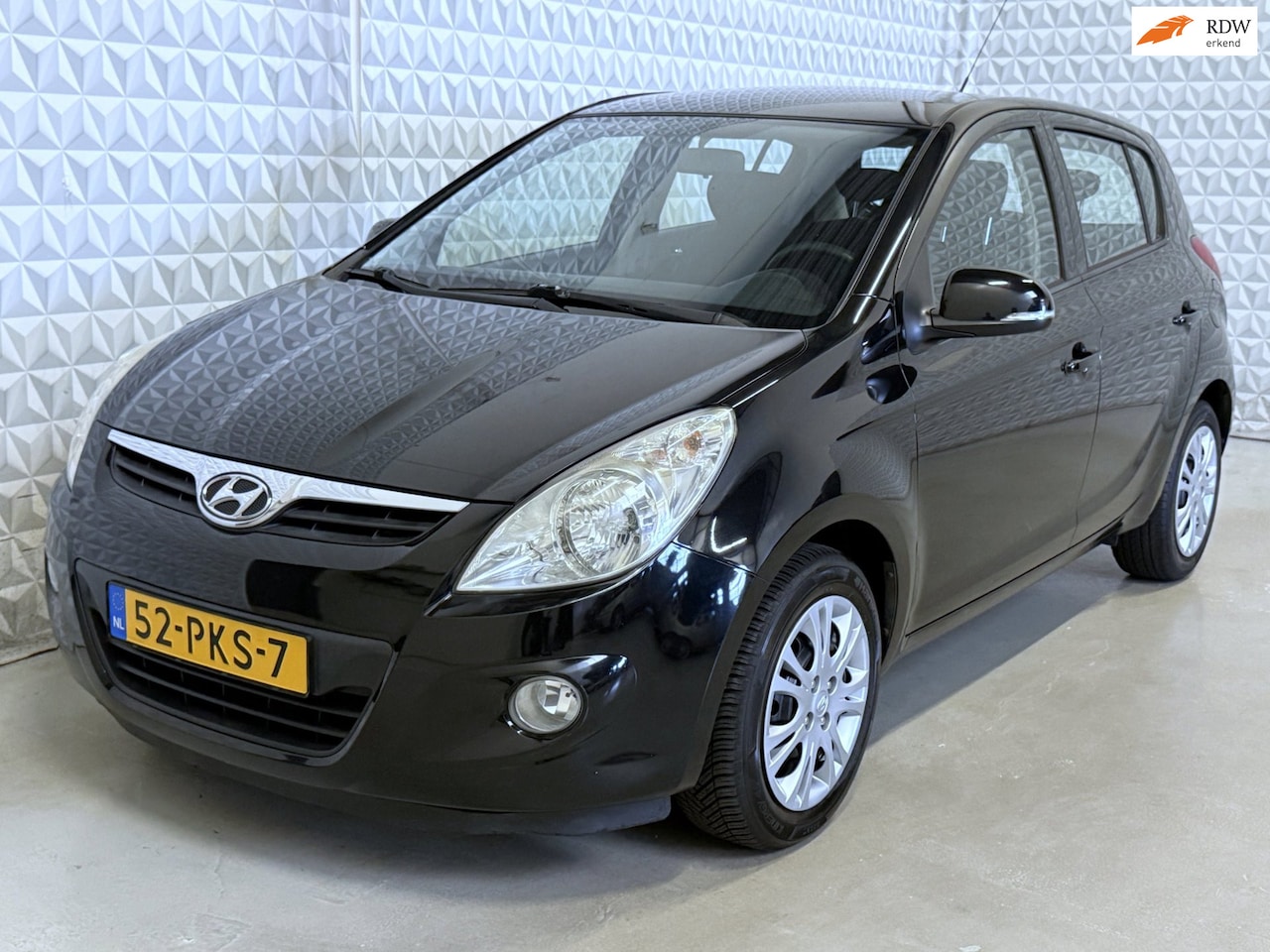 Hyundai i20 - 1.4i i-Motion Automaat Airco RIJKLAAR! (2011) - AutoWereld.nl