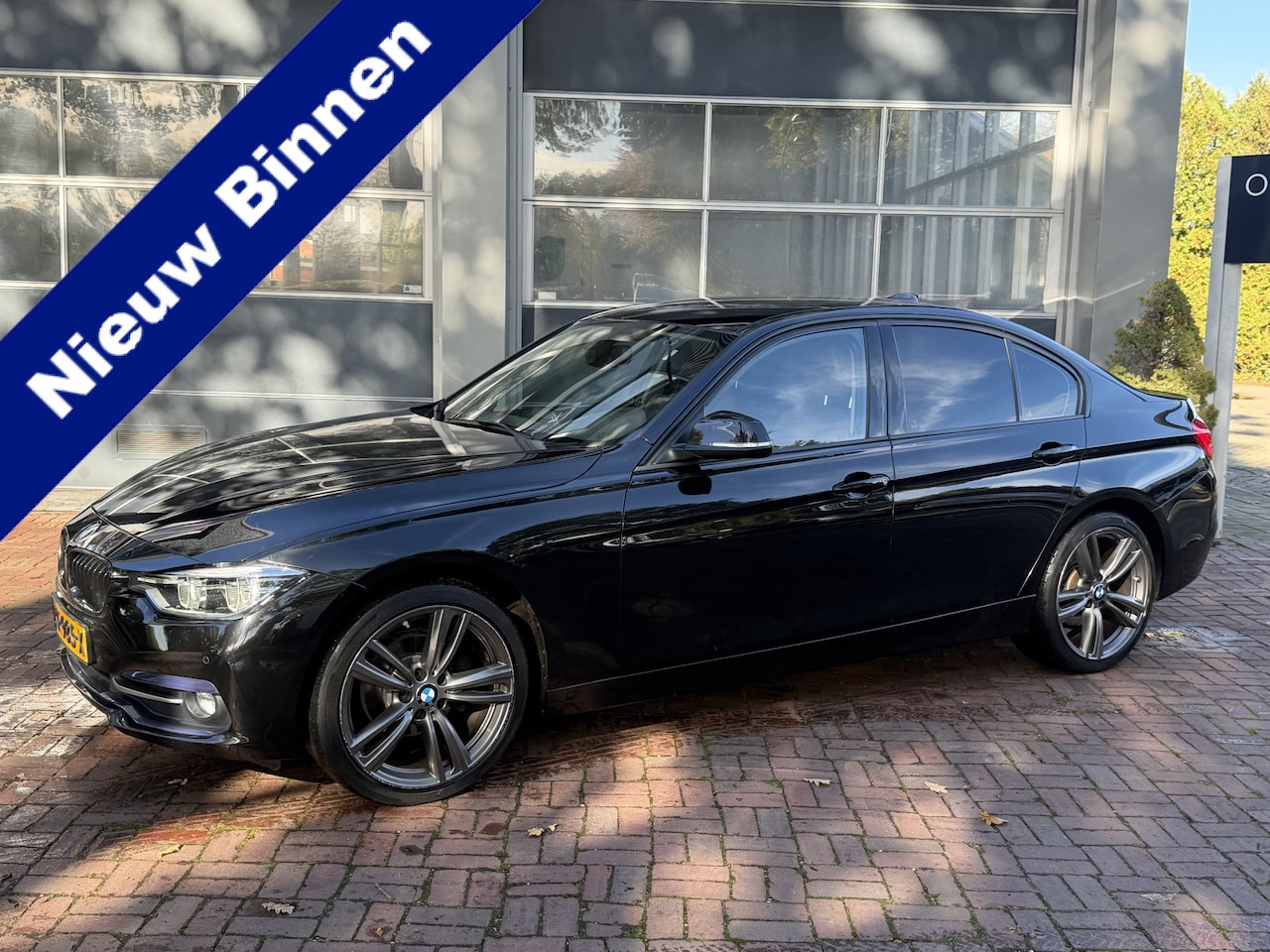 BMW 3-serie - 318i Luxury | Leder | 18” LMV | Navi | Cruise | 140 PK | Luxe & Sportief! ?✨ - AutoWereld.nl
