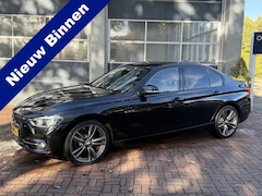BMW 3-serie - 318i Luxury | Leder | 18” LMV | Navi | Cruise | 140 PK | Luxe & Sportief ?✨