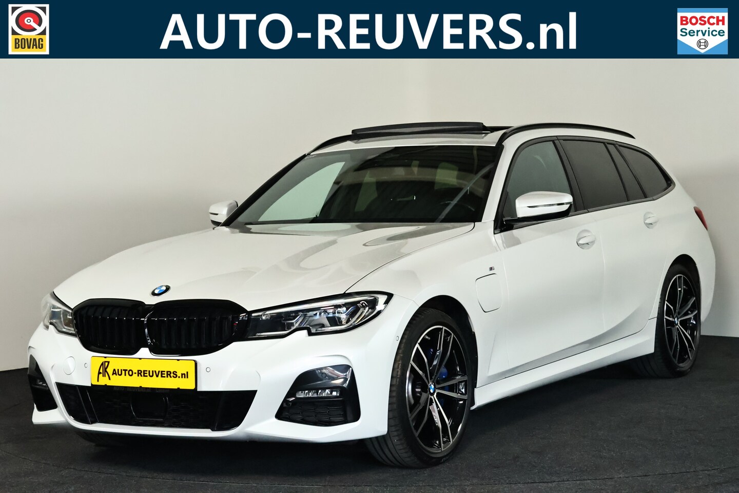 BMW 3-serie - 330e M-Sport Pro Panorama / Opendak / Pilot assist / Harmankardon / HUD - AutoWereld.nl