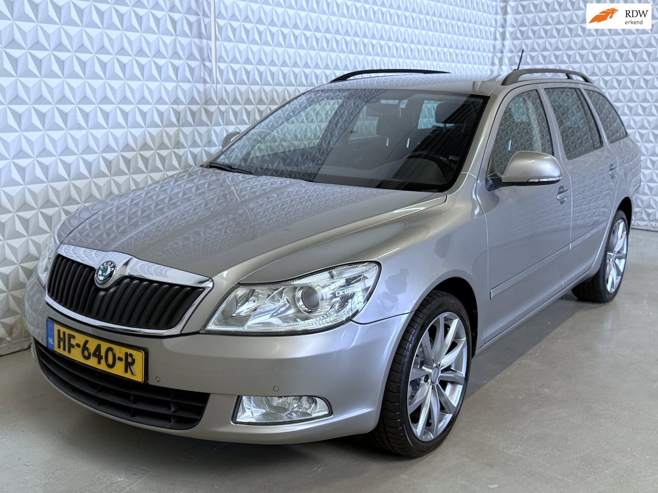 Skoda Octavia Combi - 1.4 TSI Greentech in goede en nette staat! (2013) - AutoWereld.nl