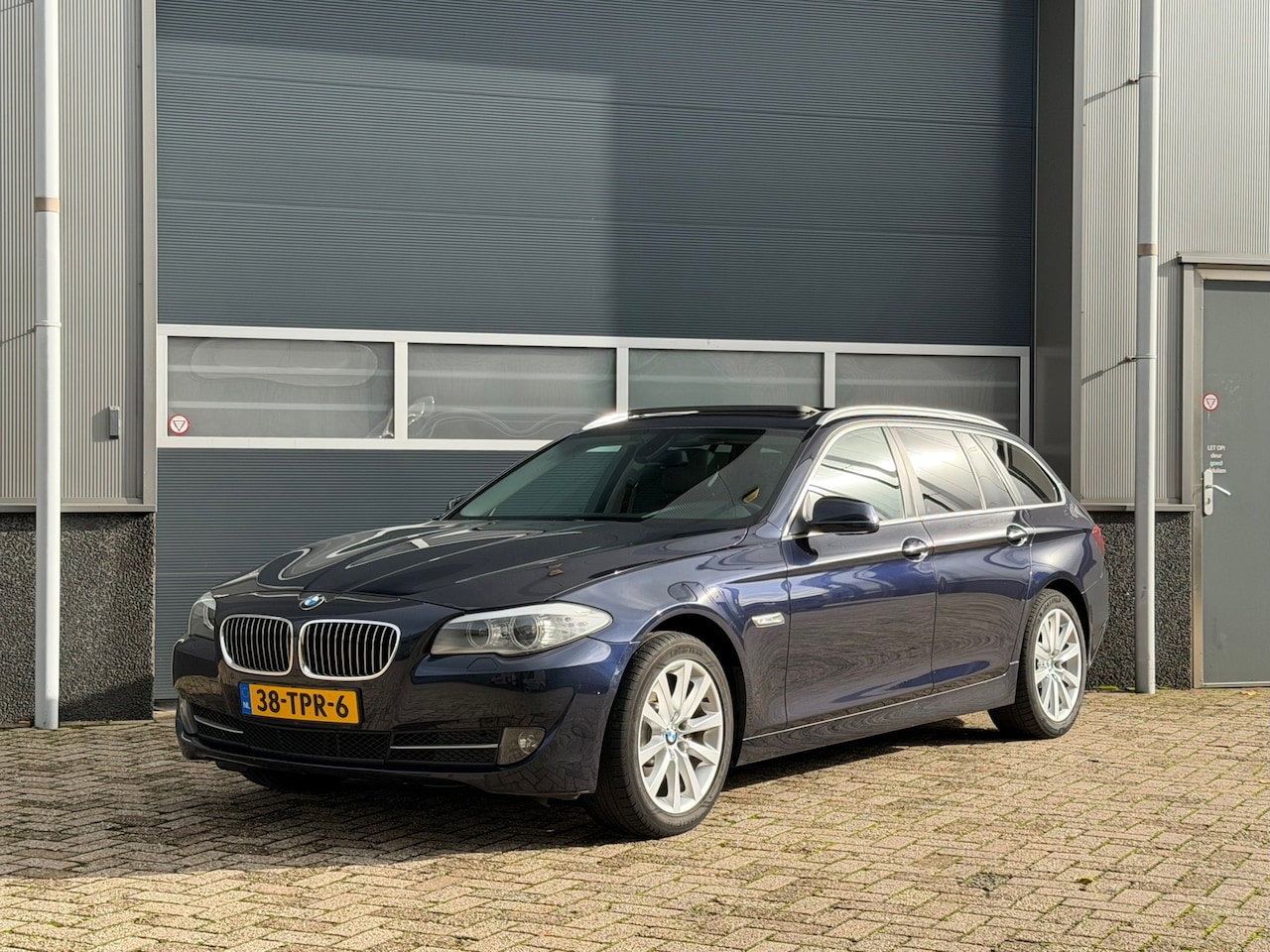 BMW 5-serie Touring - 528i High Executive bj.2012 Autom|Pano|Navi|NL auto|Nap. - AutoWereld.nl