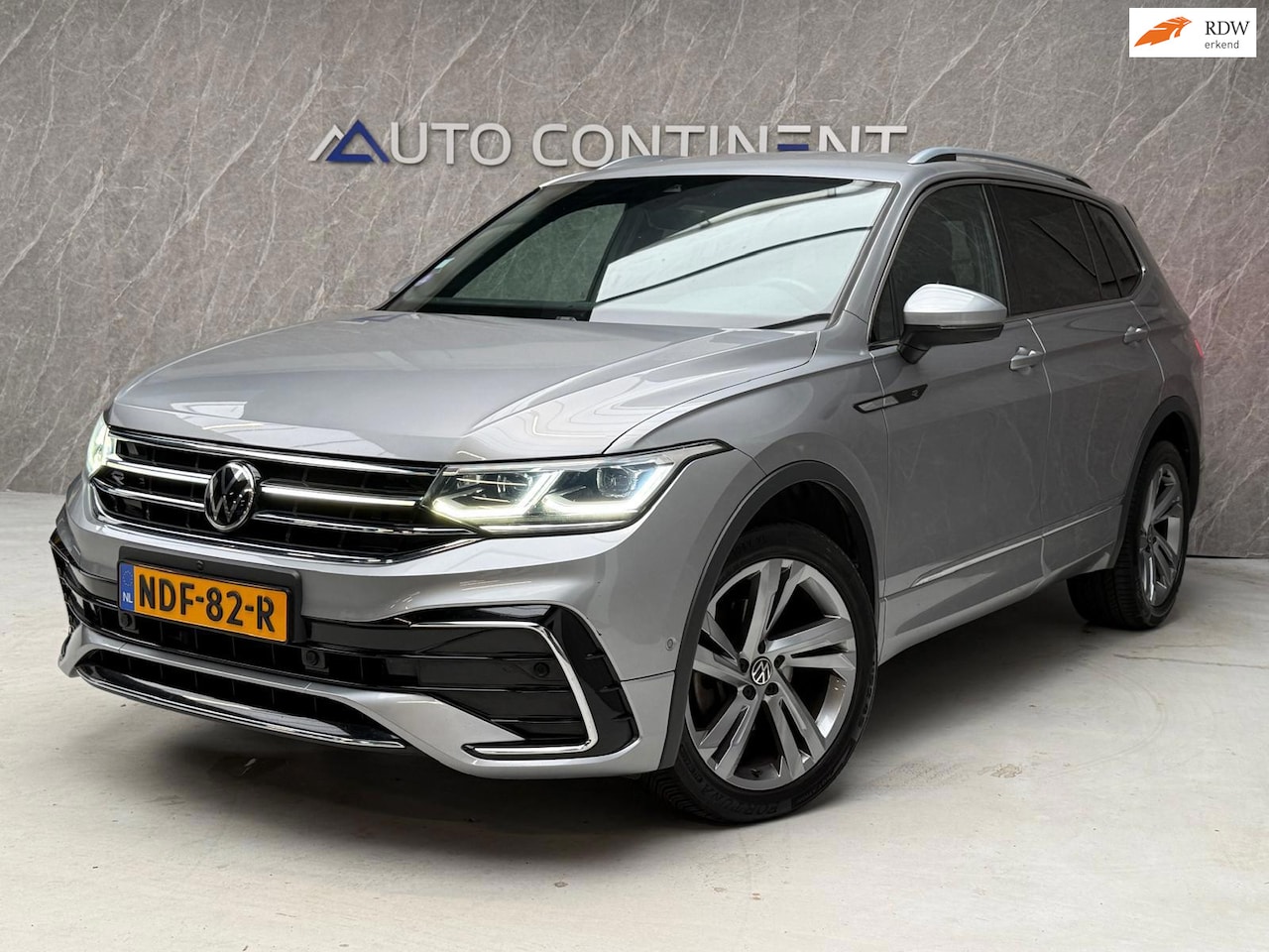 Volkswagen Tiguan Allspace - 1.5 TSI 7p. R-Line / APK / Veel Opties - AutoWereld.nl