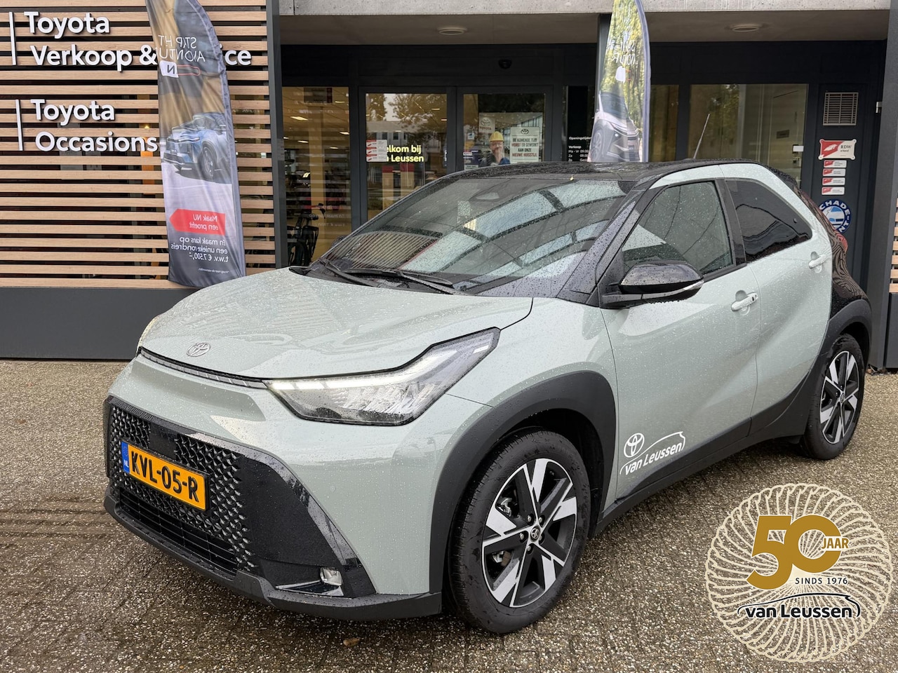 Toyota Aygo X - Hybrid 115 pulse APPLE/ANDROID KEYLESS PARK-SENSOR CAMERA CLIMA 17"LMV EL-SPIEGELS PRIVACY - AutoWereld.nl