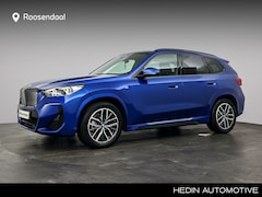 BMW iX1 - eDrive20 67 kWh M Sport | Camera | Afneembare trekhaak | Comfort Access | Driving Assistan