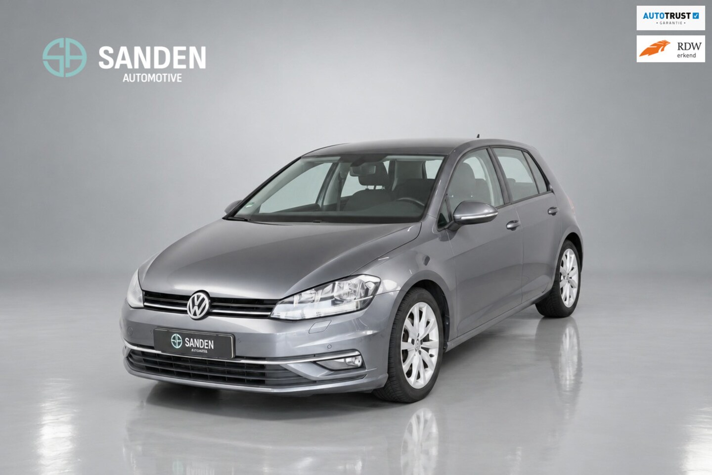 Volkswagen Golf - 1.5 TSI Highline |150PK|Automaat|LED|Navi dmv Applecarplay|Camera|stoelverwarming|Rij-assi - AutoWereld.nl