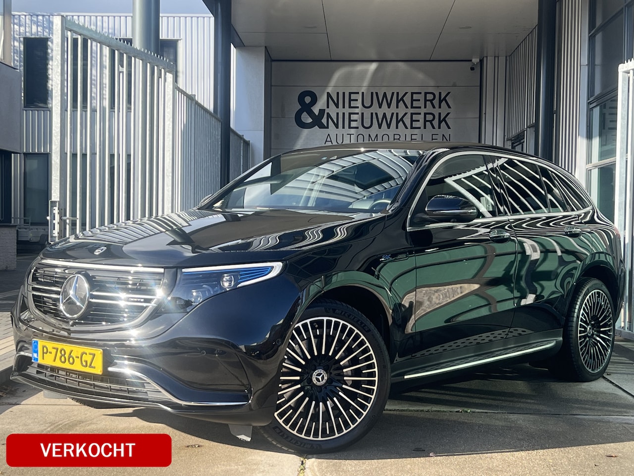 Mercedes-Benz EQC - 400 4MATIC AMG Line Premium 80 kWh | VOL! | SCHUIF/KANTELDAK | LEDER | BURMESTER | 360 CAM - AutoWereld.nl