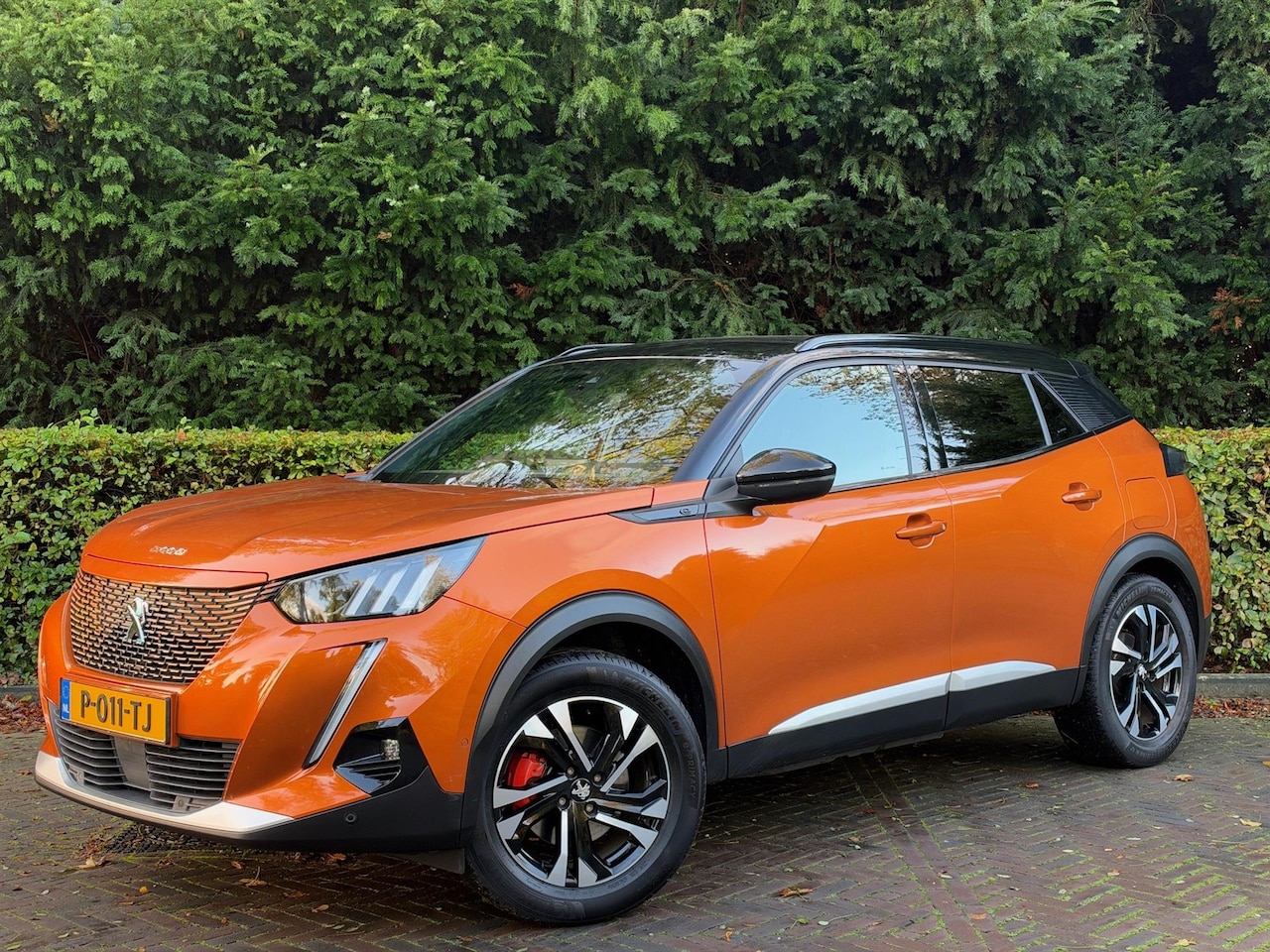 Peugeot e-2008 - EV GT-Line 50 kWh SOH 94,8%/Trekhaak/Navi/Carplay/Camera/Led/Fabrieksgarantie - AutoWereld.nl