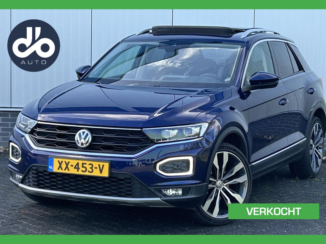 Volkswagen T-Roc - 1.5 TSI 150pk Sport PANO DAK I FULL LED I TREKHAAK I DIGI DISPLAY I PDC V+A I ORG.NL + NAP - AutoWereld.nl