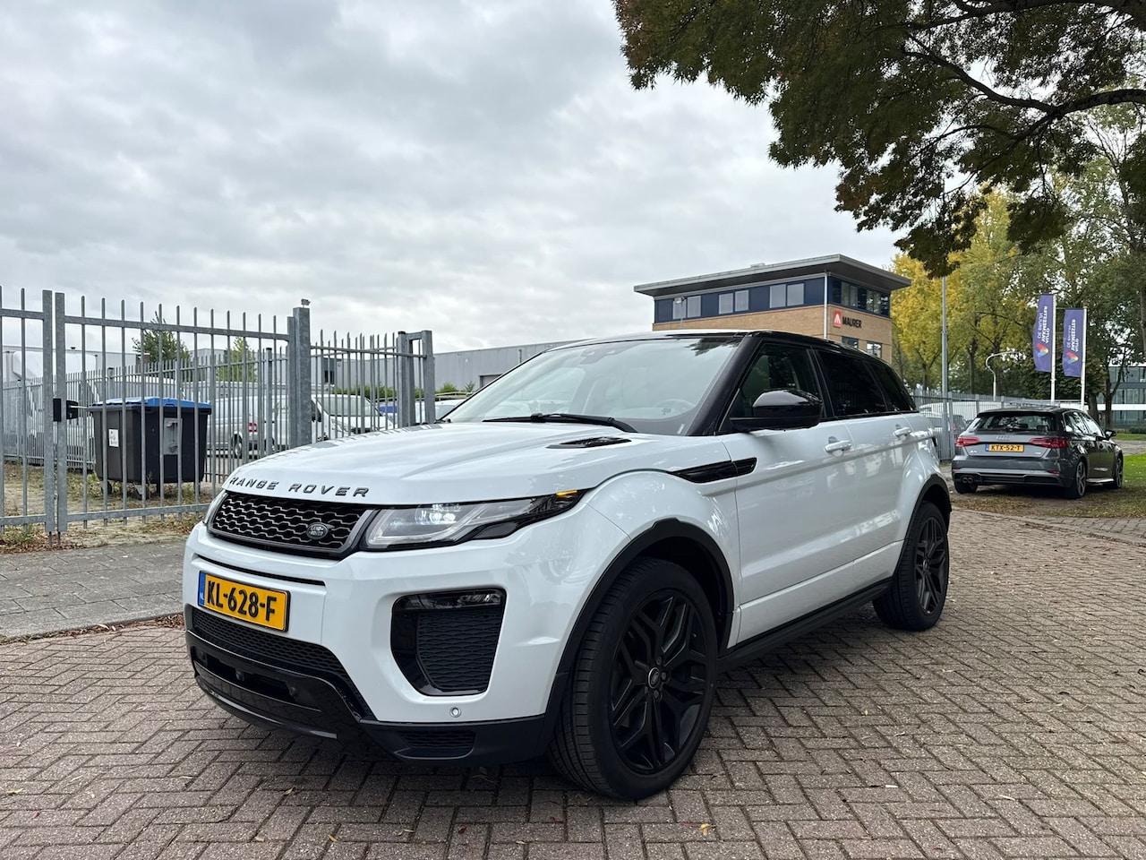 Land Rover Evoque - Range Rover 2.0 TD4 Autobiography 2016 | Pano | Full option - AutoWereld.nl