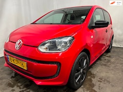 Volkswagen Up! - 1.0 move up BlueMotion - Rechtsvoor schade - Motor niet 100% - Schade