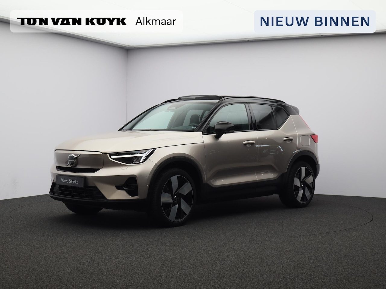 Volvo XC40 - Recharge Twin Ultimate 78 kWh / Pan. dak / Nubuck / Privacy glass / 20" / Stoel+stuurwielv - AutoWereld.nl