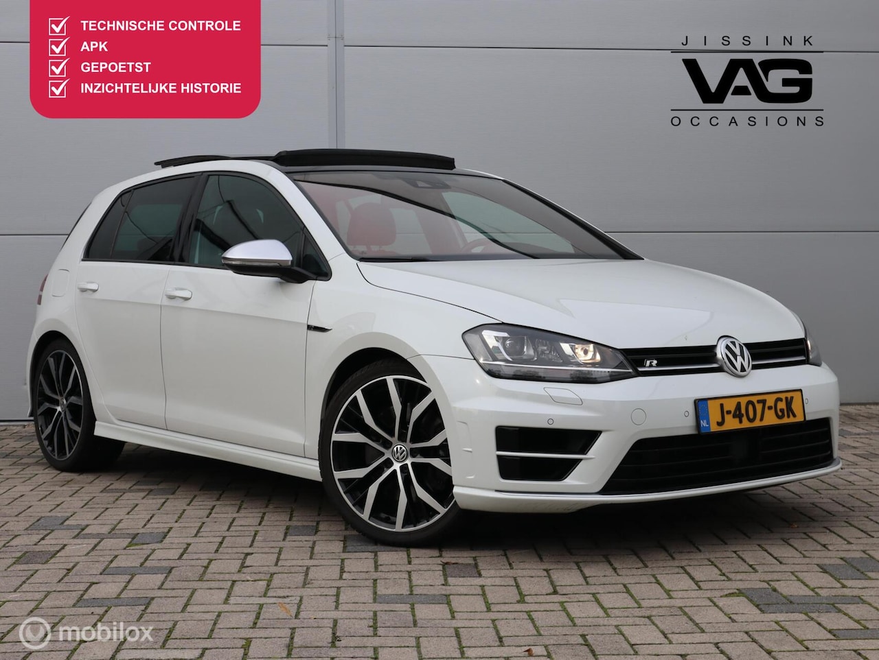 Volkswagen Golf - 2.0 TSI R 4Motion Pano LED Camera Leer 19 inch - AutoWereld.nl