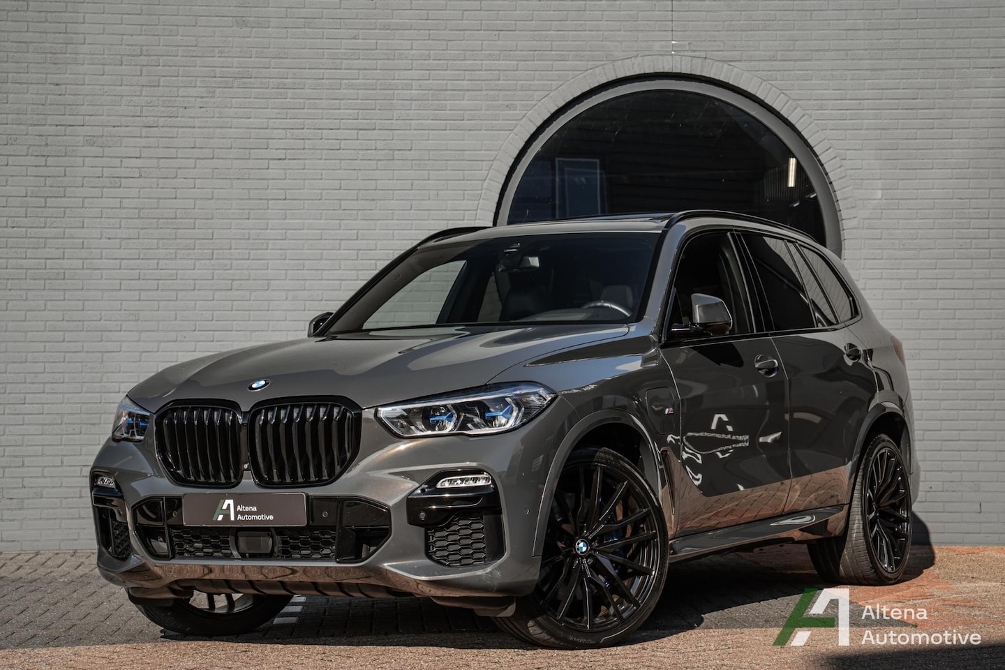 BMW X5 - xDrive45e High Executive M-sport, trekhaak, 22inch, M-sport stoelen, panoramadak, 4w bestu - AutoWereld.nl