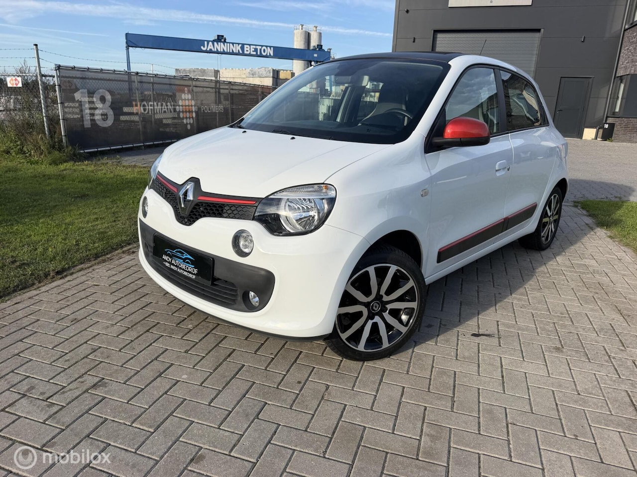 Renault Twingo - 1.0 SCe Expressie Met PANORAMADAK|Airco - AutoWereld.nl