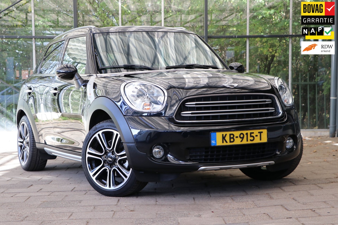 MINI Countryman - 1.6 Cooper Pepper / Leder / Schuifdak / 12mnd Bovag garantie / All-in prijs! - AutoWereld.nl