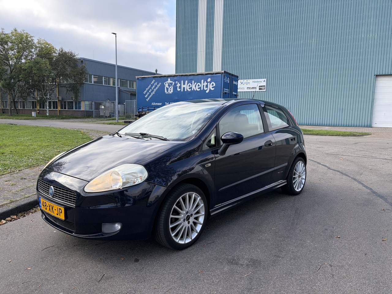 Fiat Grande Punto - 1.4i Active 78 PK. Leuke inruilauto !!! Distributieriem en waterpomp vervangen in 2022 !! - AutoWereld.nl