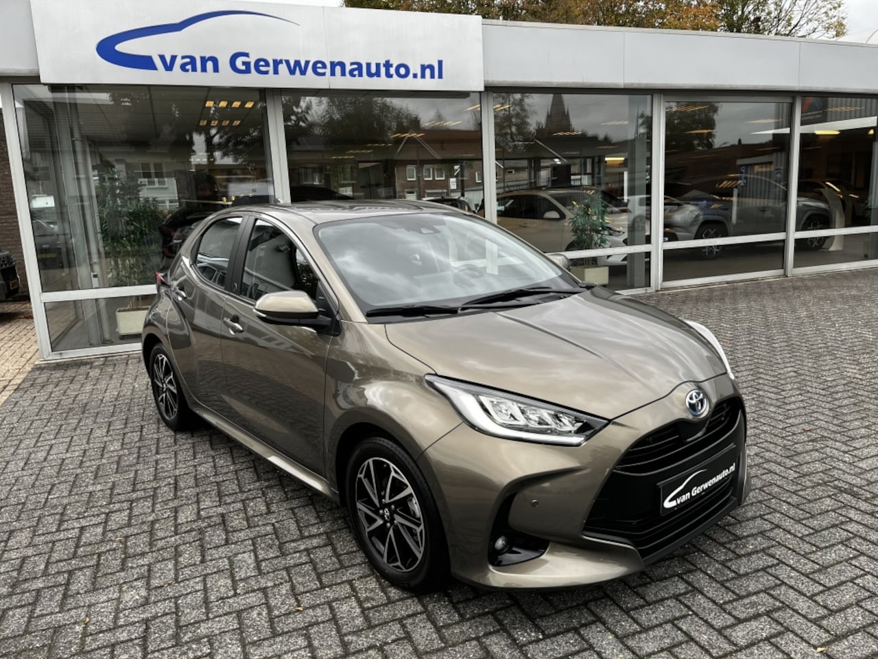 Toyota Yaris - 1.5 Hybrid 115 TeamD | Ad. Cruise | Apple Carplay Navi | Camera | Winter-pakket - AutoWereld.nl