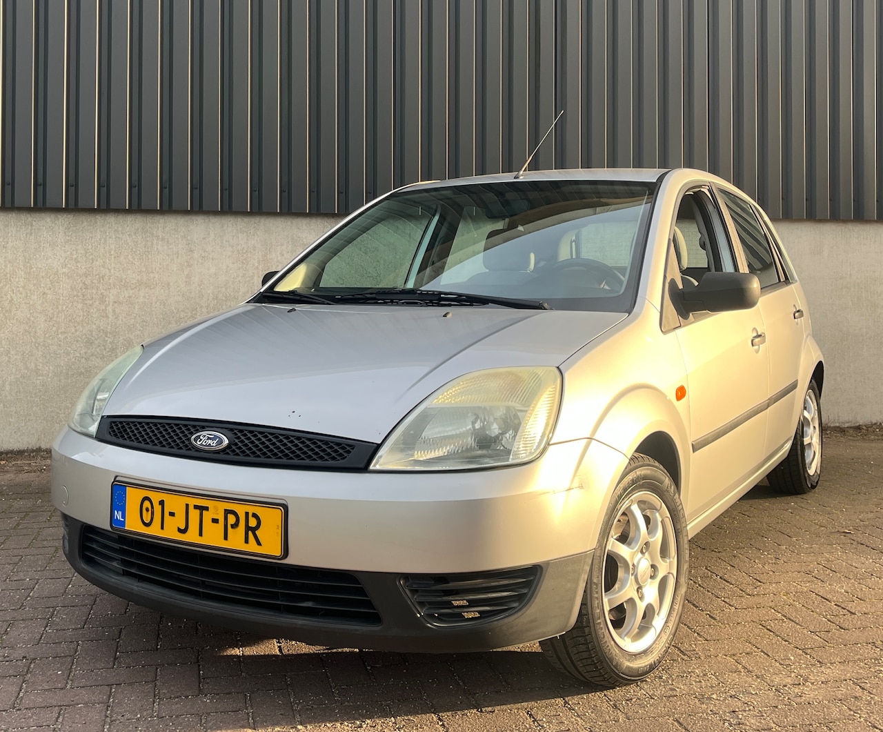Ford Fiesta - 1.3 Ambiente Apk 09-2027 | CarPlay | 5 Deurs | - AutoWereld.nl