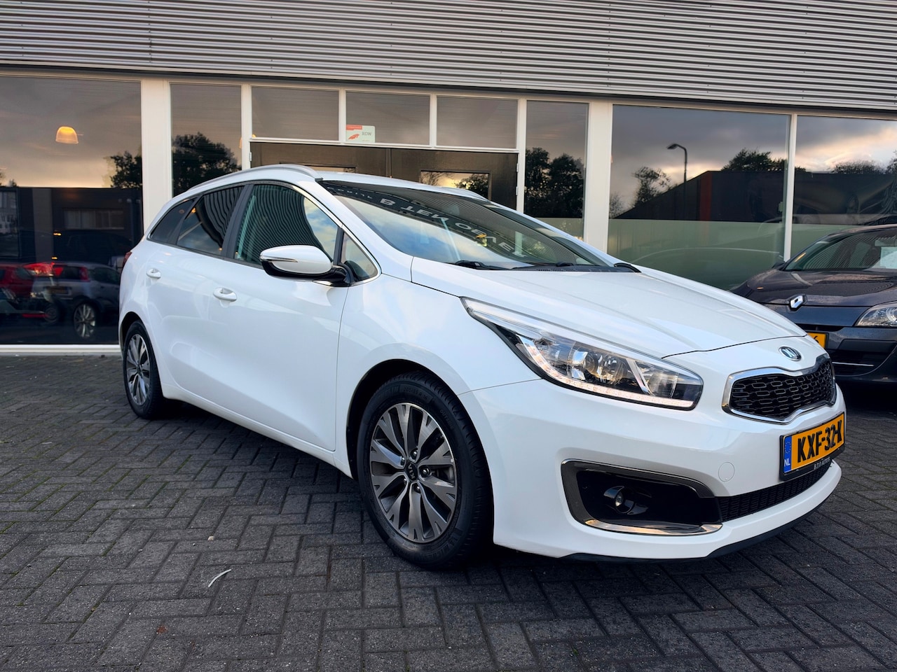 Kia Cee'd - 1.0 T-GDi DynamicLine Sportwagon/Navi/Camera/Stuurverwarming/Luxe!!! - AutoWereld.nl