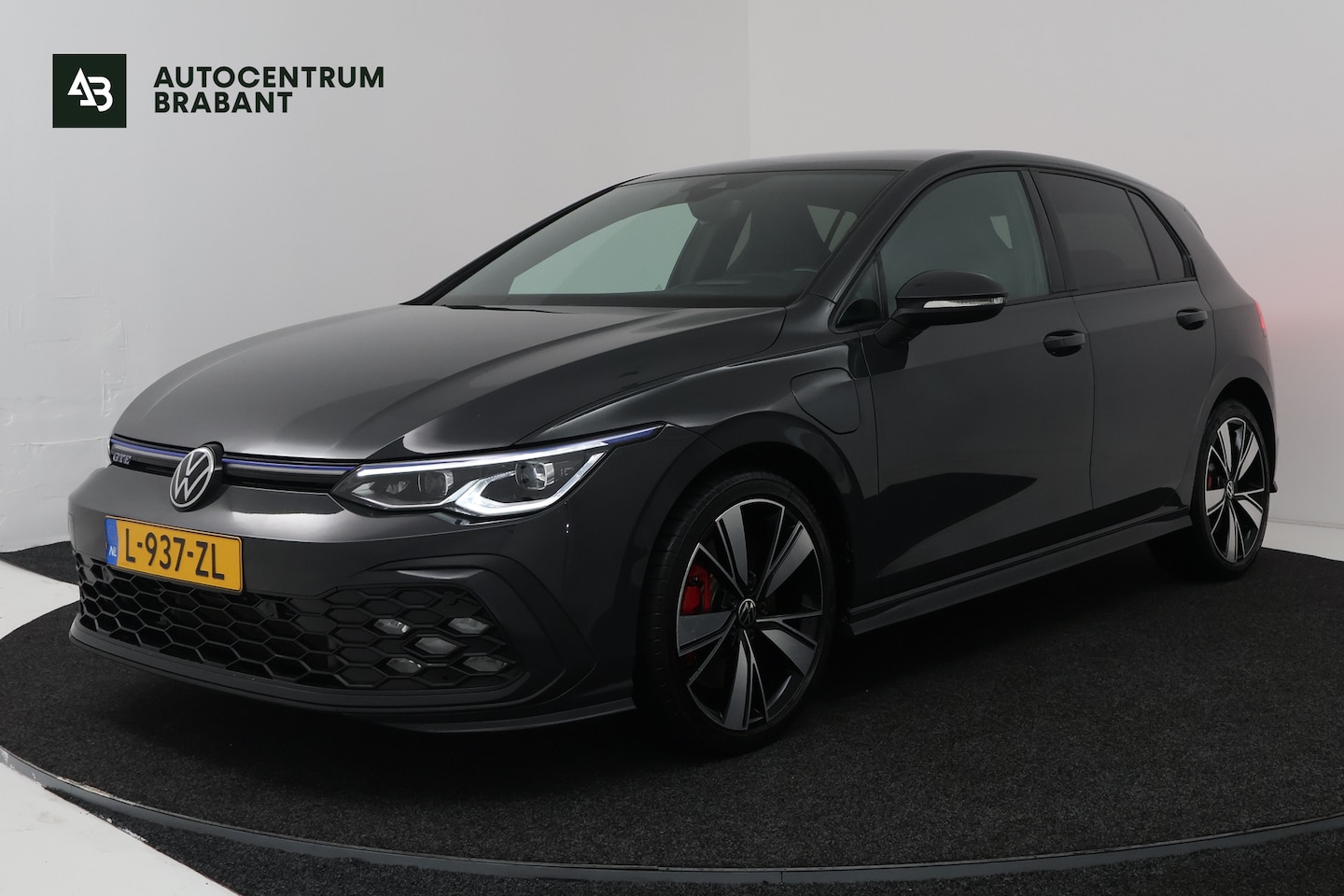 Volkswagen Golf - 1.4 eHybrid GTE (MATRIX, STOEL/STUUR VERWARMING, CAMERA, HUD-DISPLAY) - AutoWereld.nl