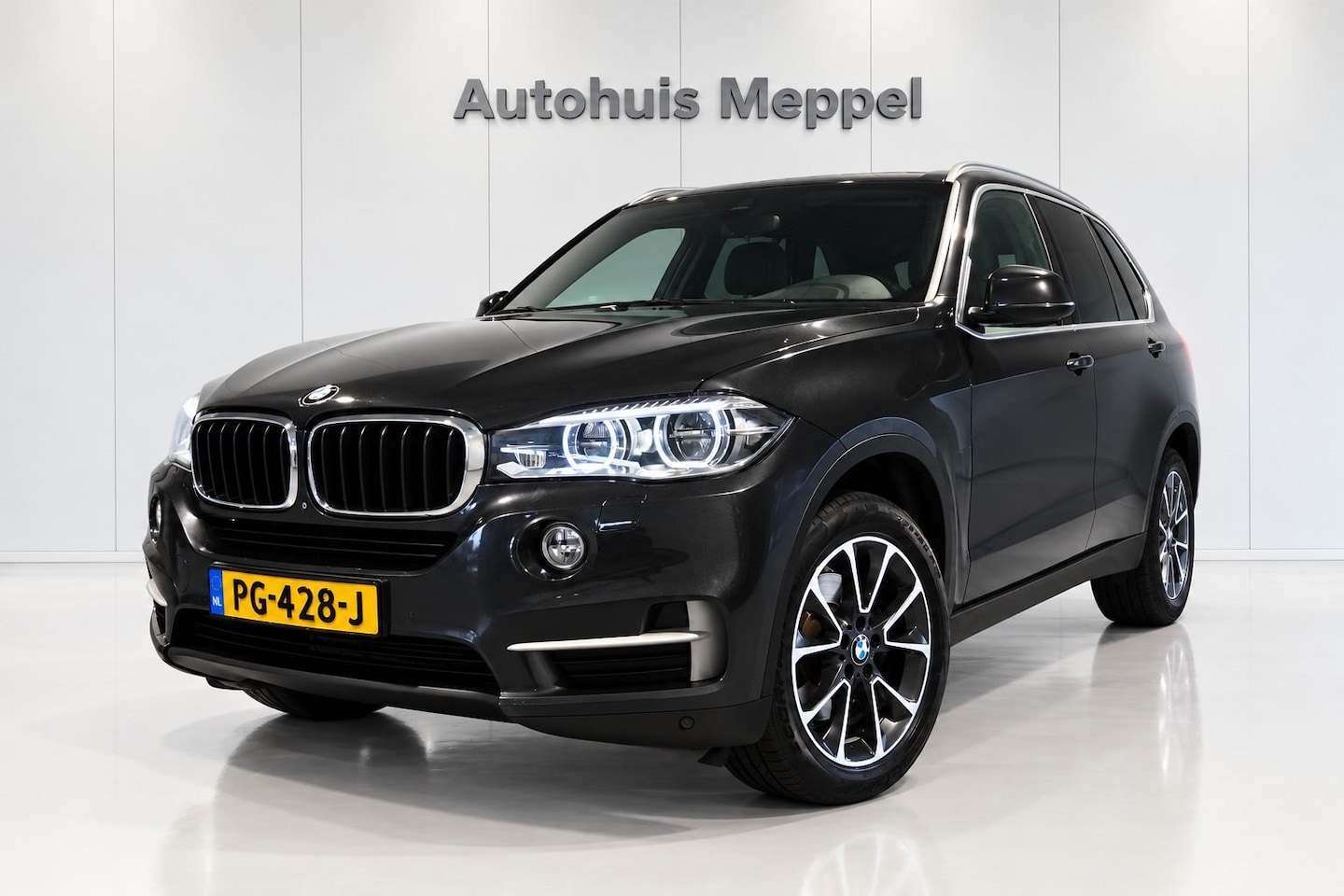 BMW X5 - xDrive35i H/KSound*NL-Auto*Trekhaak-3500KG*HUD*LED+*360camera*SoftcClose - AutoWereld.nl