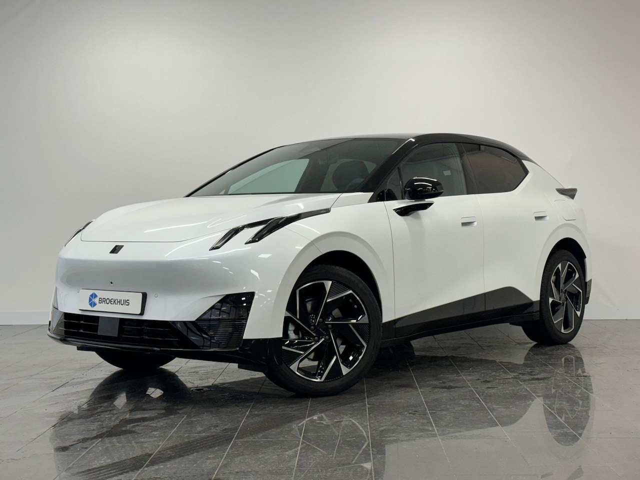 Lynk & Co 02 - More 66 kWh | 22 kW lader | 360 Camera | Memory seats | High end audio | Apple Carplay/And - AutoWereld.nl