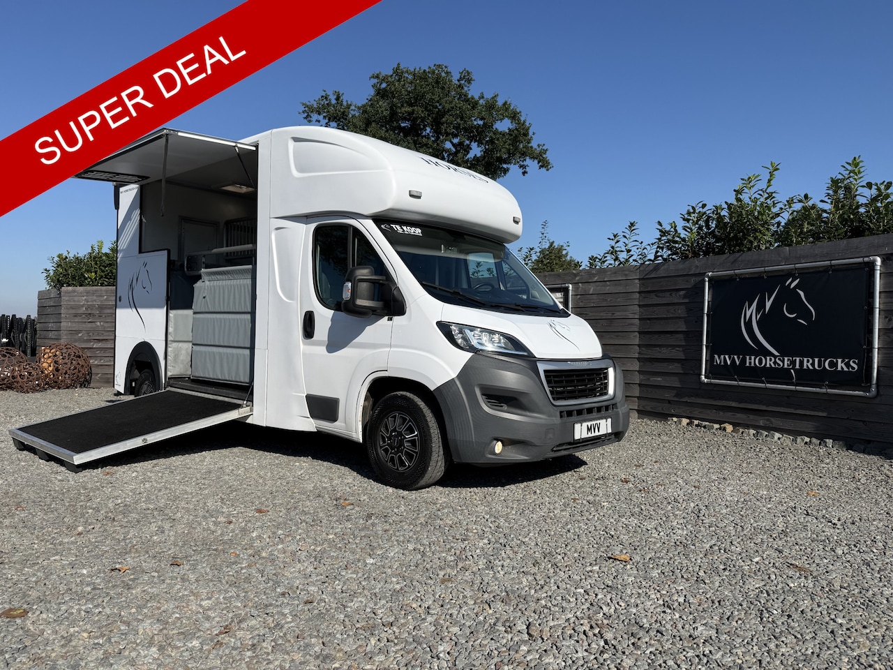 Peugeot Boxer - | HORSETRUCK | MSG | COMPETITION 3XL | 2017 | 3-SEAT | 165PK | 116.479KM | L3 | EURO 6 | N - AutoWereld.nl