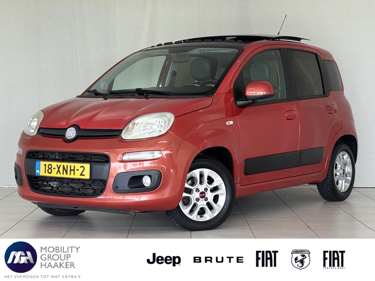 Fiat Panda - 0.9 TwinAir Lounge | Panoramadak | Airco | Sensoren - AutoWereld.nl