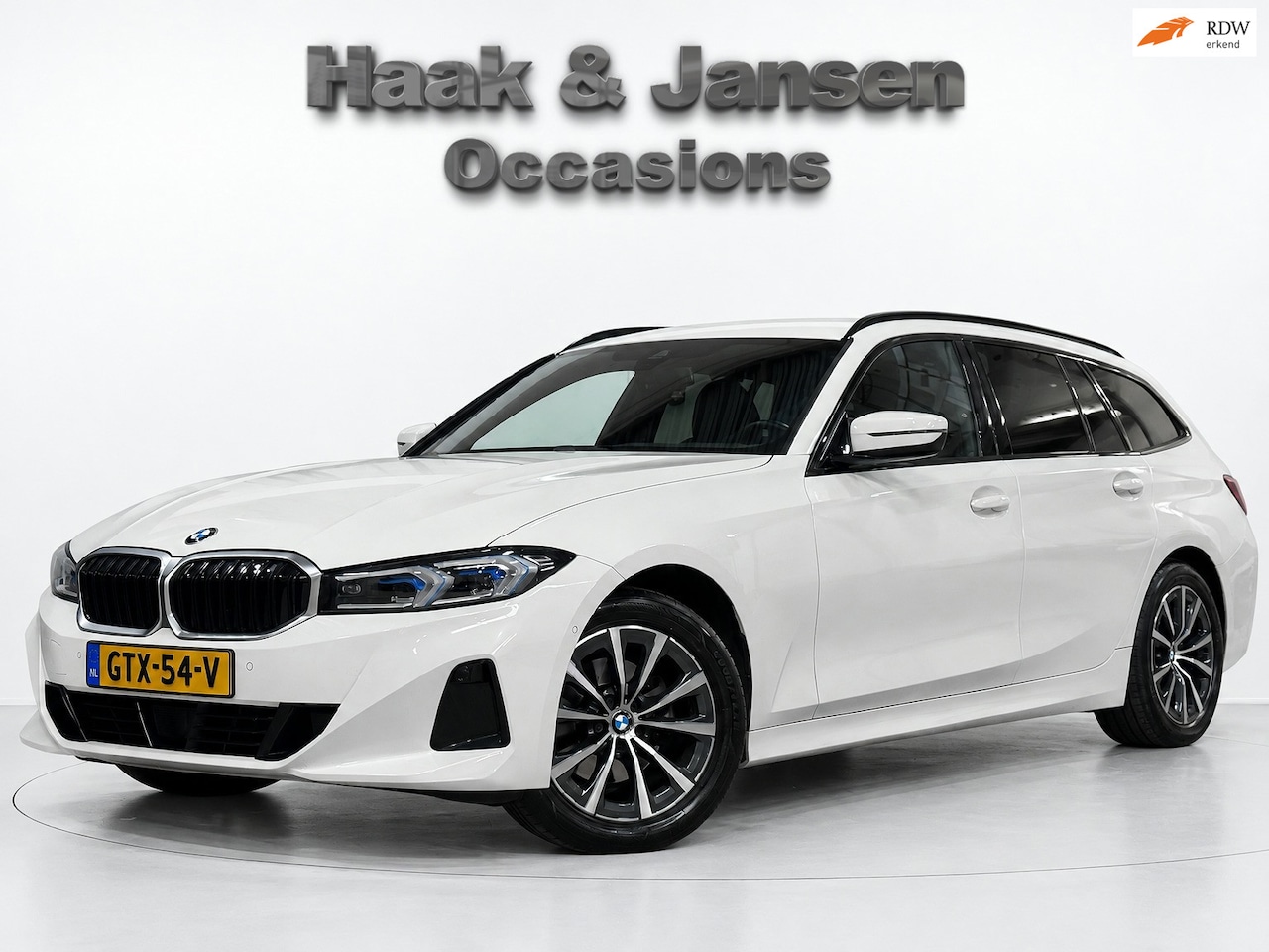 BMW 3-serie Touring - 320i'Adaptive cruise Stoelverwarming Elektrische kofferklep - AutoWereld.nl